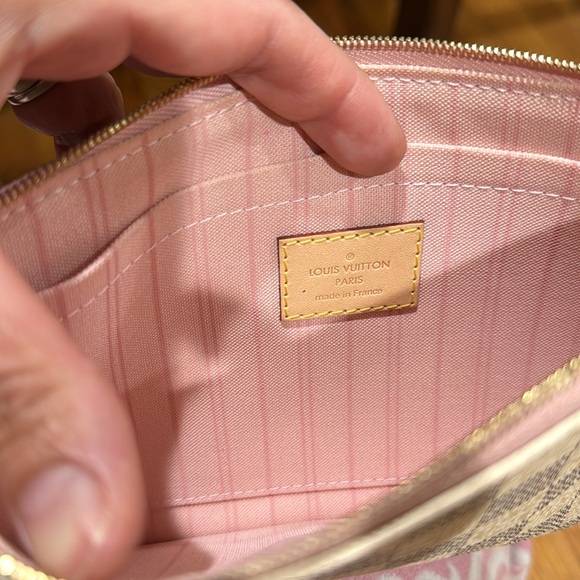 Authentic Neverfull large pouch! Damier Azur with strap! - Picture 4 of 17